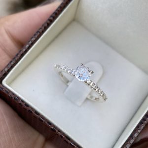 Anel Solitário Cinderela