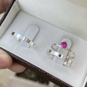 Alianças Antônia 2 mm Com Anel Solitário Málaga Pedrinha Pink